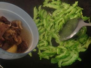 吃牛腩可吃凉瓜吗,营养互补的夏季美食搭配