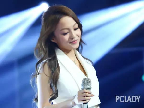 明星张韶涵年龄多大,岁月如歌，青春常驻的乐坛女神