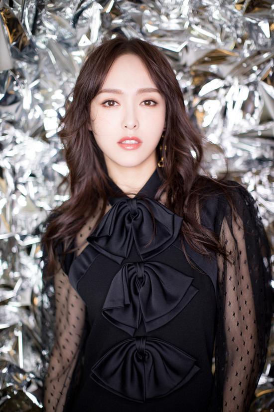 女明星耿忠,璀璨星途，美丽绽放的女明星传奇