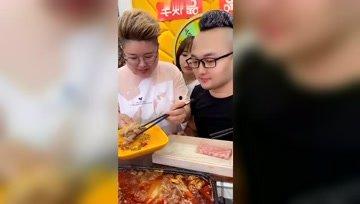 娱乐吃瓜酱外卖,带你尝鲜网红美食，轻松解锁味蕾新体验